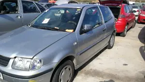 VOLKSWAGEN POLO III BERLINA (6N2) foto 1