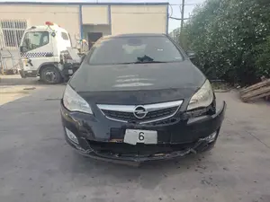 OPEL ASTRA J BERLINA 5P foto 1