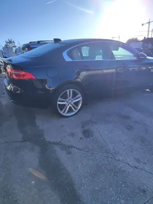 JAGUAR XE foto 4