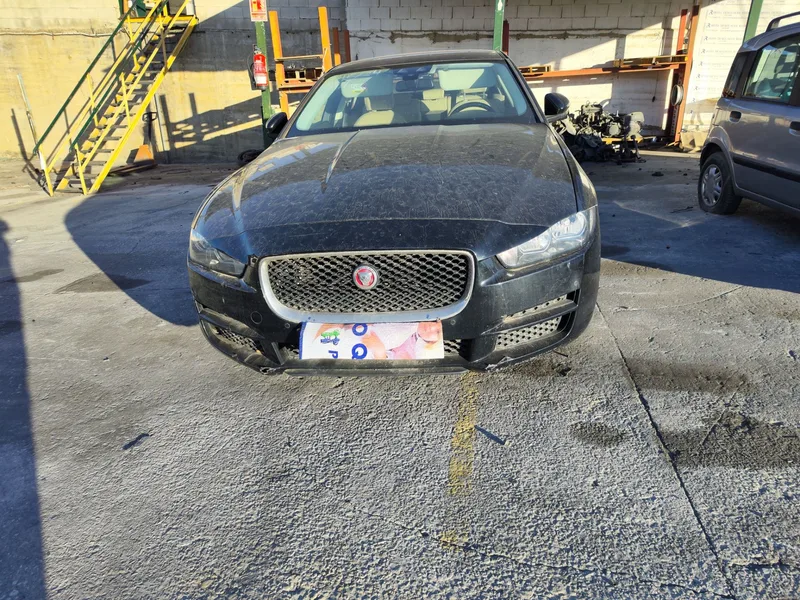 JAGUAR XE