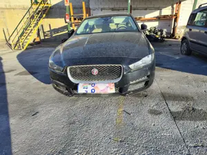 JAGUAR XE foto 1