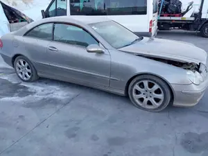 MERCEDES-BENZ CLK (BM 209) COUPE foto 2