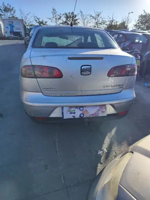 SEAT CORDOBA BERLINA (6L2) foto 3