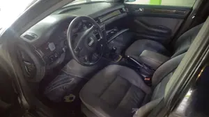 AUDI A6 BERLINA (4B2) foto 3