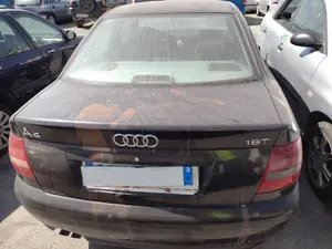 AUDI A4 BERLINA (B5) foto 8
