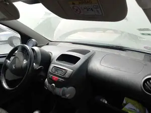 PEUGEOT 107 foto 4