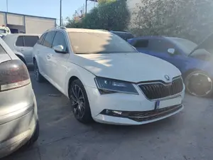 SKODA SUPERB COMBI (3V5) foto 2