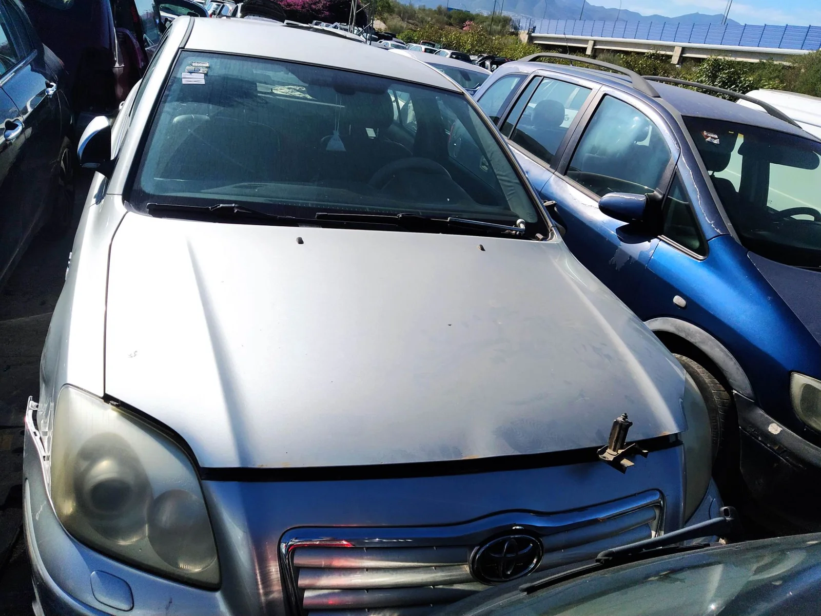 TOYOTA AVENSIS BERLINA (T25)