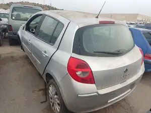 RENAULT CLIO III foto 2