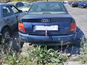 AUDI A4 BERLINA (B5) foto 6