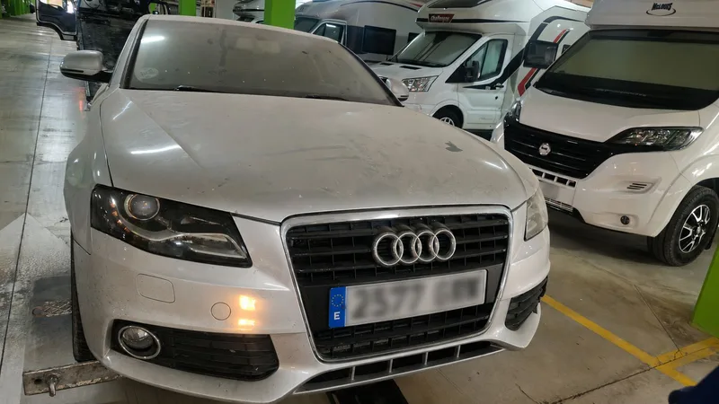 AUDI A4 BERLINA (8K2)