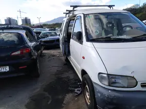 NISSAN VANETTE CARGO foto 3