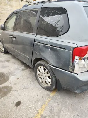 KIA CARNIVAL foto 9