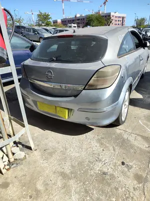 OPEL ASTRA H GTC foto 6