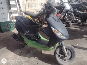 PIAGGIO (VESPA) ZIP foto 2