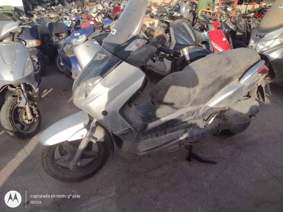 YAMAHA X-MAX 125