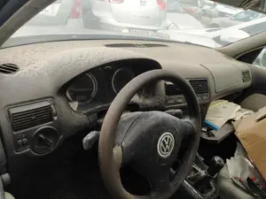 VOLKSWAGEN GOLF IV BERLINA (1J1)(10.1997) foto 4