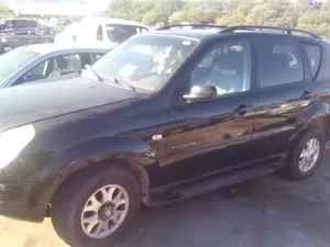 SSANGYONG REXTON foto 1