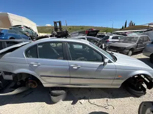 BMW SERIE 3 BERLINA (E46) foto 2
