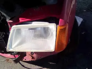 PEUGEOT 205 BERLINA foto 5