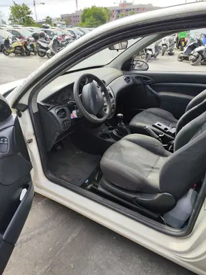 FORD FOCUS BERLINA (CAK) foto 7