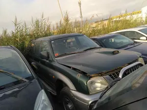 MITSUBISHI L200 (K70) foto 3