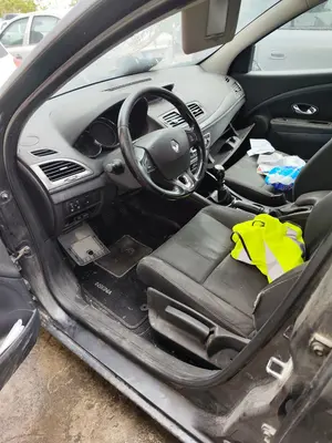 RENAULT MEGANE III BERLINA 5P foto 9