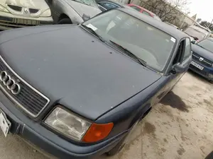AUDI 100 AVANT (C4) foto 4