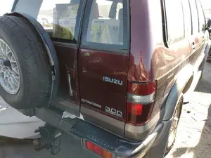 ISUZU TROOPER foto 7