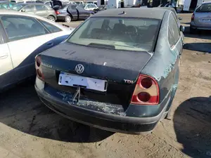 VOLKSWAGEN PASSAT BERLINA (3B3) foto 5