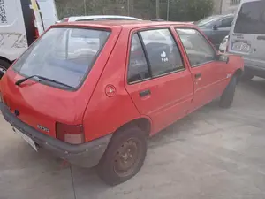 PEUGEOT 205 BERLINA foto 6