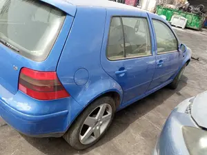 VOLKSWAGEN GOLF IV BERLINA (1J1)(10.1997) foto 3