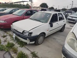 FORD FIESTA BERLINA foto 6