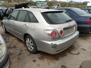 LEXUS IS 200 (GXE10) foto 5