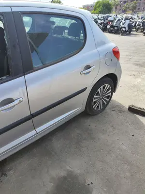 PEUGEOT 207 foto 4