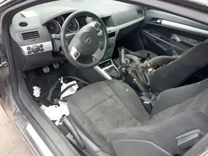 OPEL ASTRA H GTC foto 4
