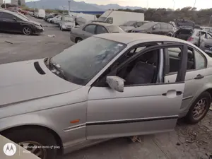 BMW SERIE 3 BERLINA (E46) foto 6