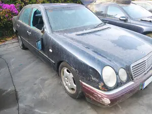 MERCEDES-BENZ CLASE E (BM 210) BERLINA foto 7
