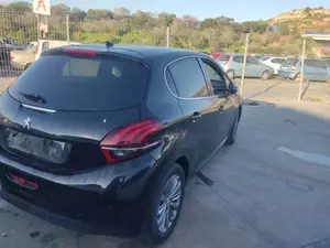 PEUGEOT 208 foto 7