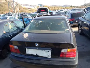 BMW SERIE 3 BERLINA (E36) foto 5