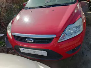 FORD FOCUS BERLINA (CB4) foto 1