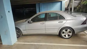 MERCEDES-BENZ CLASE C (BM 203) BERLINA foto 4