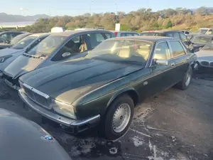 JAGUAR XJ foto 2