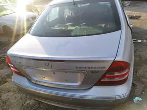 MERCEDES-BENZ CLASE C (BM 203) BERLINA foto 5