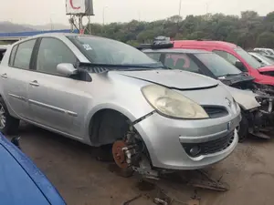 RENAULT CLIO III foto 6