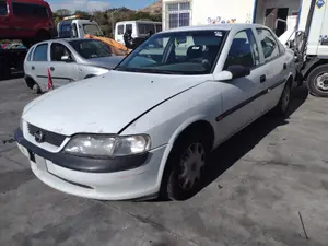 OPEL VECTRA B BERLINA foto 6