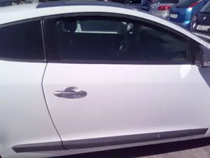 RENAULT MEGANE III COUPE foto 37