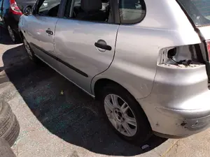 SEAT IBIZA (6L1) foto 3