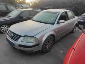 VOLKSWAGEN PASSAT BERLINA (3B3) foto 5