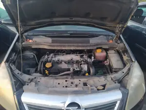 OPEL ZAFIRA B foto 4